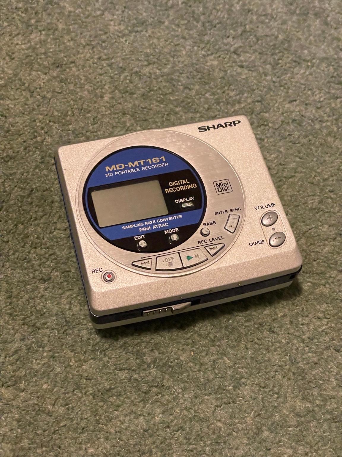 Mini Disc Player & 99 Mini discs in North Hertfordshire for £20.00 for