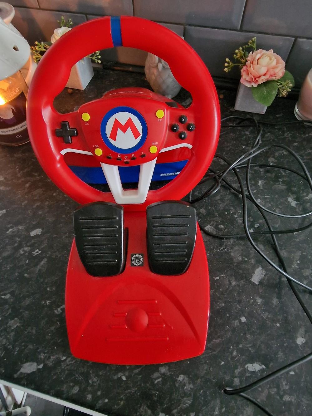 Mario kart steering wheel and pedals switch in B69 Sandwell für £ 35,00