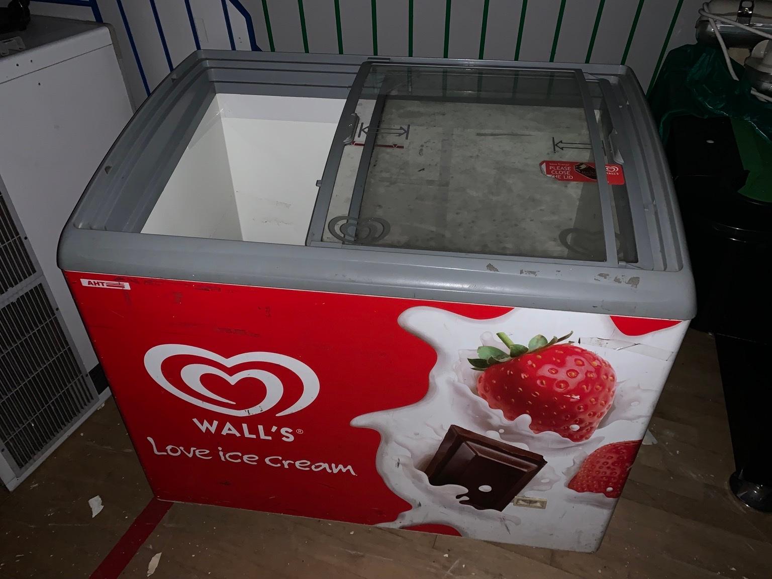 Small walls ice cream freezer in Doncaster für 135,00 £ zum Verkauf