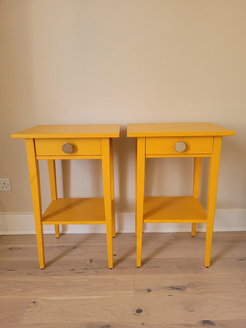 2x wooden bed side tables with brass handles in NW5 Camden für £ 30,00 zum Verkauf Shpock AT