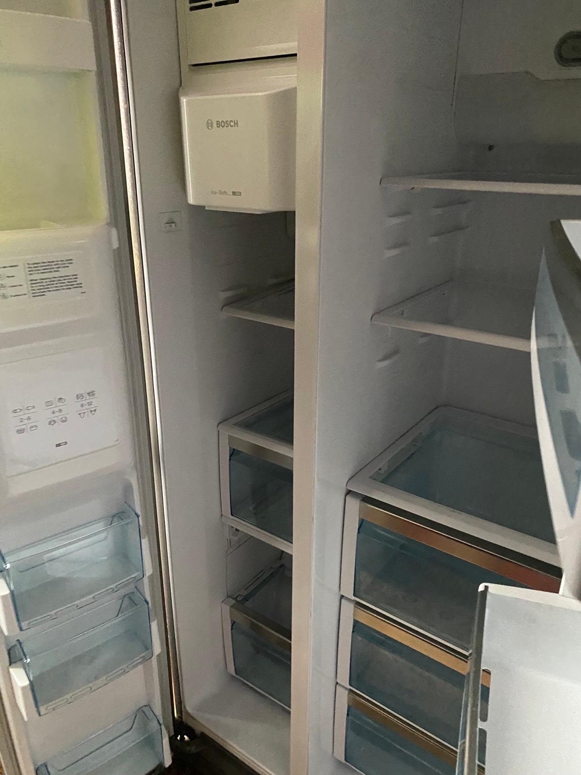 Bosch Side by Side Kühl-Gefrierkombination in 76571 Gaggenau for €200.