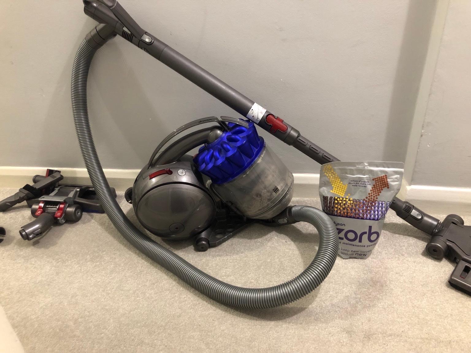 Dyson dc28 bagless vacuum with Zorb cleaner in NW10 London for £100.00