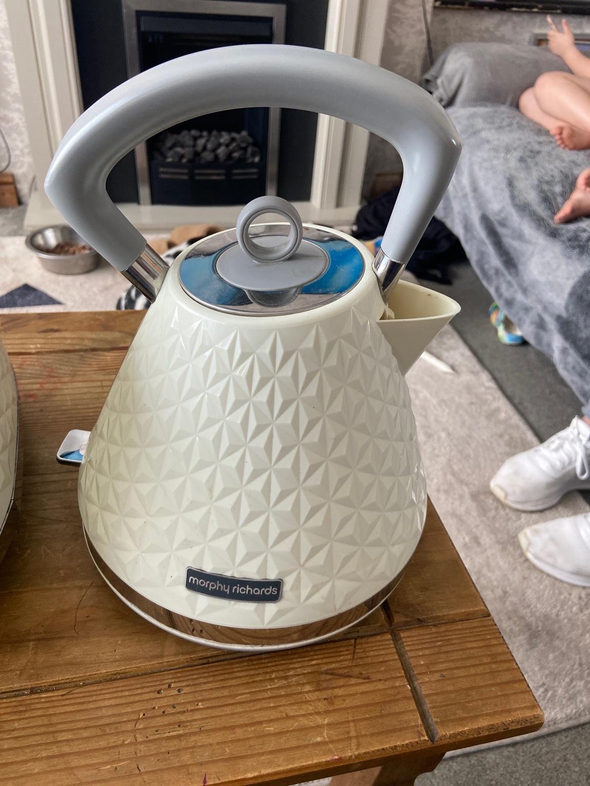 MORPHY RICHARDS KETTLE AND TOASTER (USED) in B71 Sandwell für £ 10,00 zum Verkauf Shpock AT