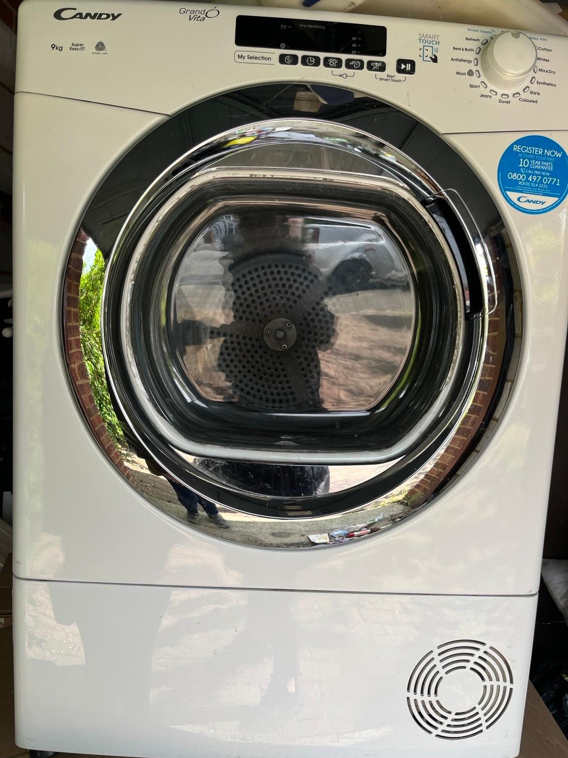 Self condensing tumble dryer 9kg (candy) in TW17 Spelthorne for £120.00