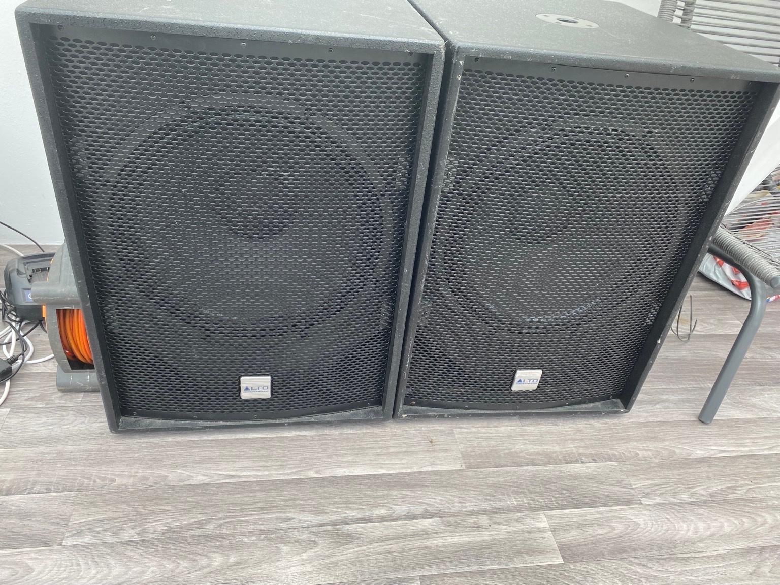 Alto active 18 inch bass bin pair in B43 Birmingham für 550,00 £ zum