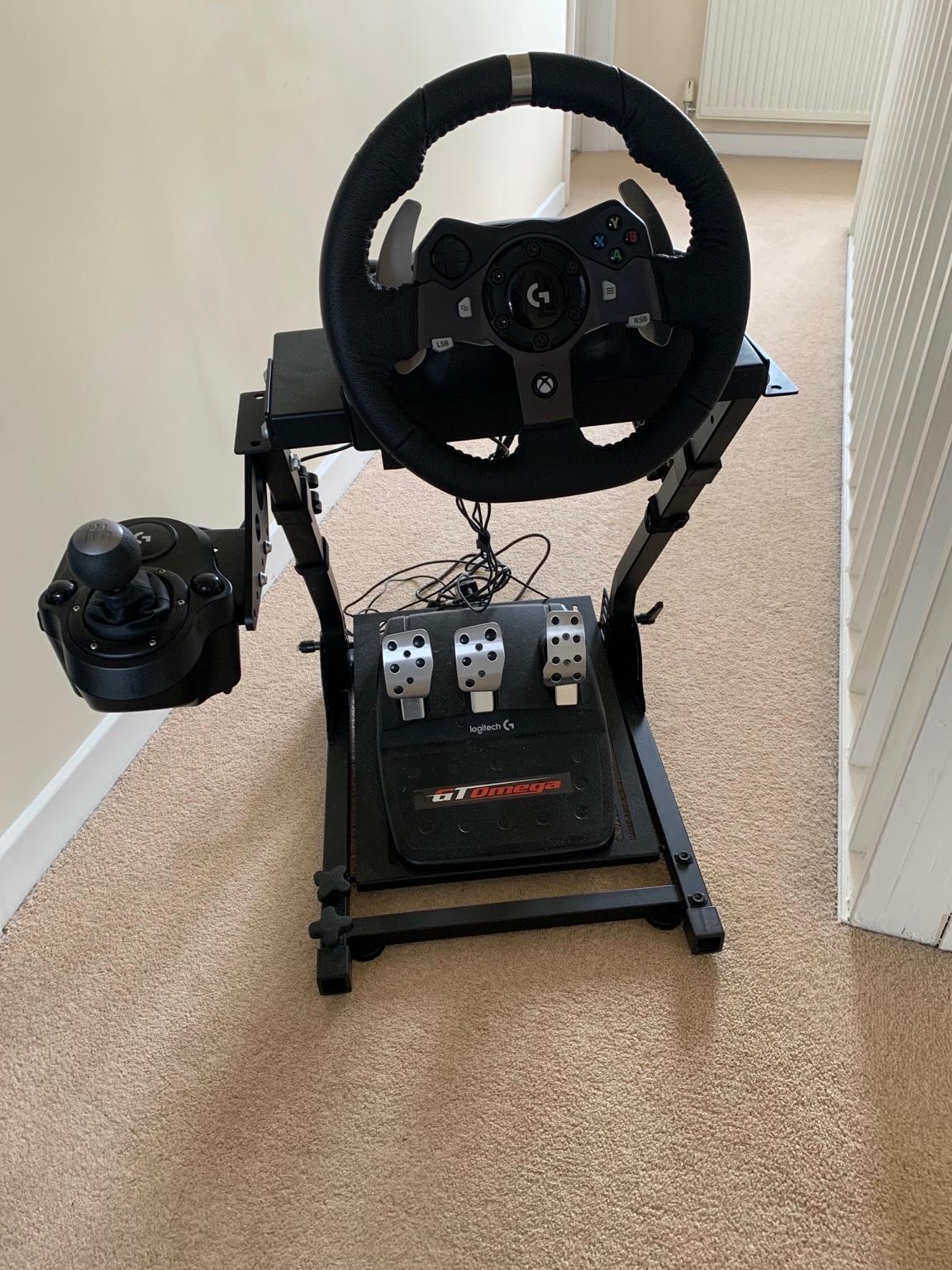 Logitech G920 steering wheel with stand. in DN6 Doncaster for £160.00