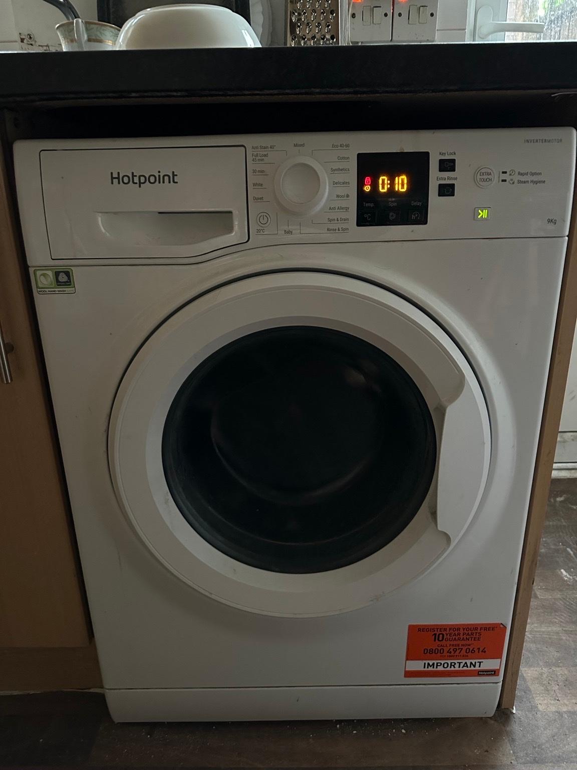 Hotpoint Washing Machine White in E6 London for £80.00 for sale Shpock