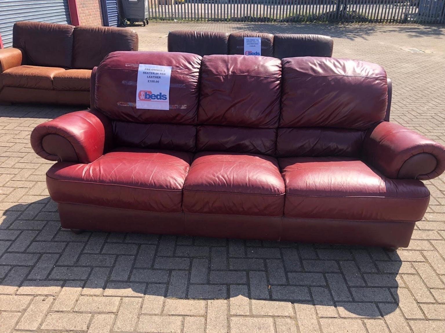 Pre Owend red leather sofa in S62 Parkgate für 100,00 £ zum Verkauf