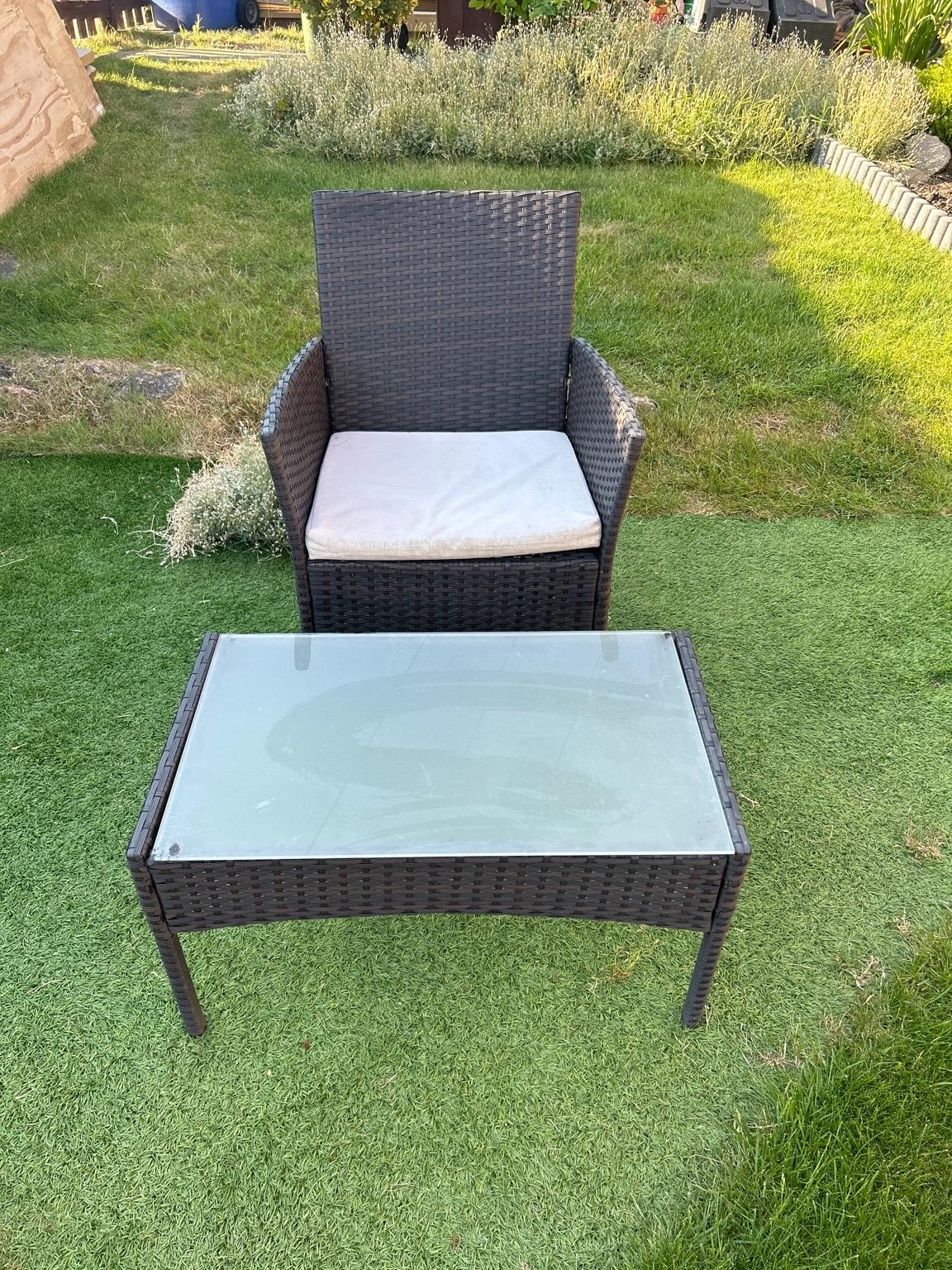 Rattan table and chair good condition in RM19Thames for £35.00 for