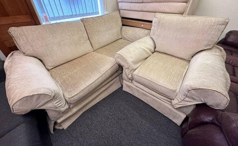 3+1 cream fabric sofa in S62 Parkgate for £80.00 for sale Shpock