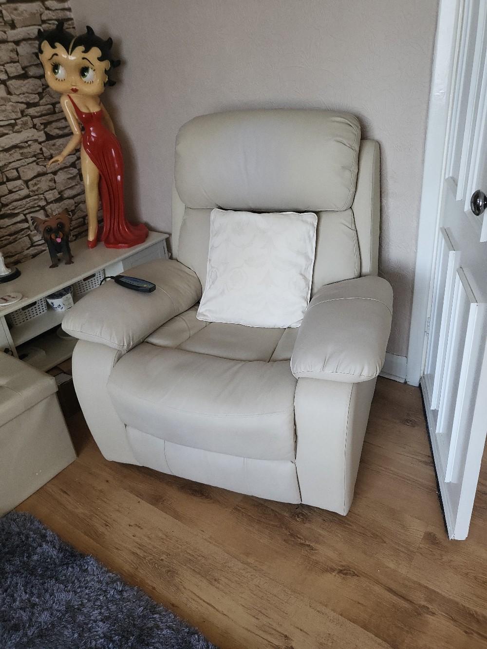 Cream Electric Recliner Chair in B30 Birmingham für 80,00 £ zum Verkauf