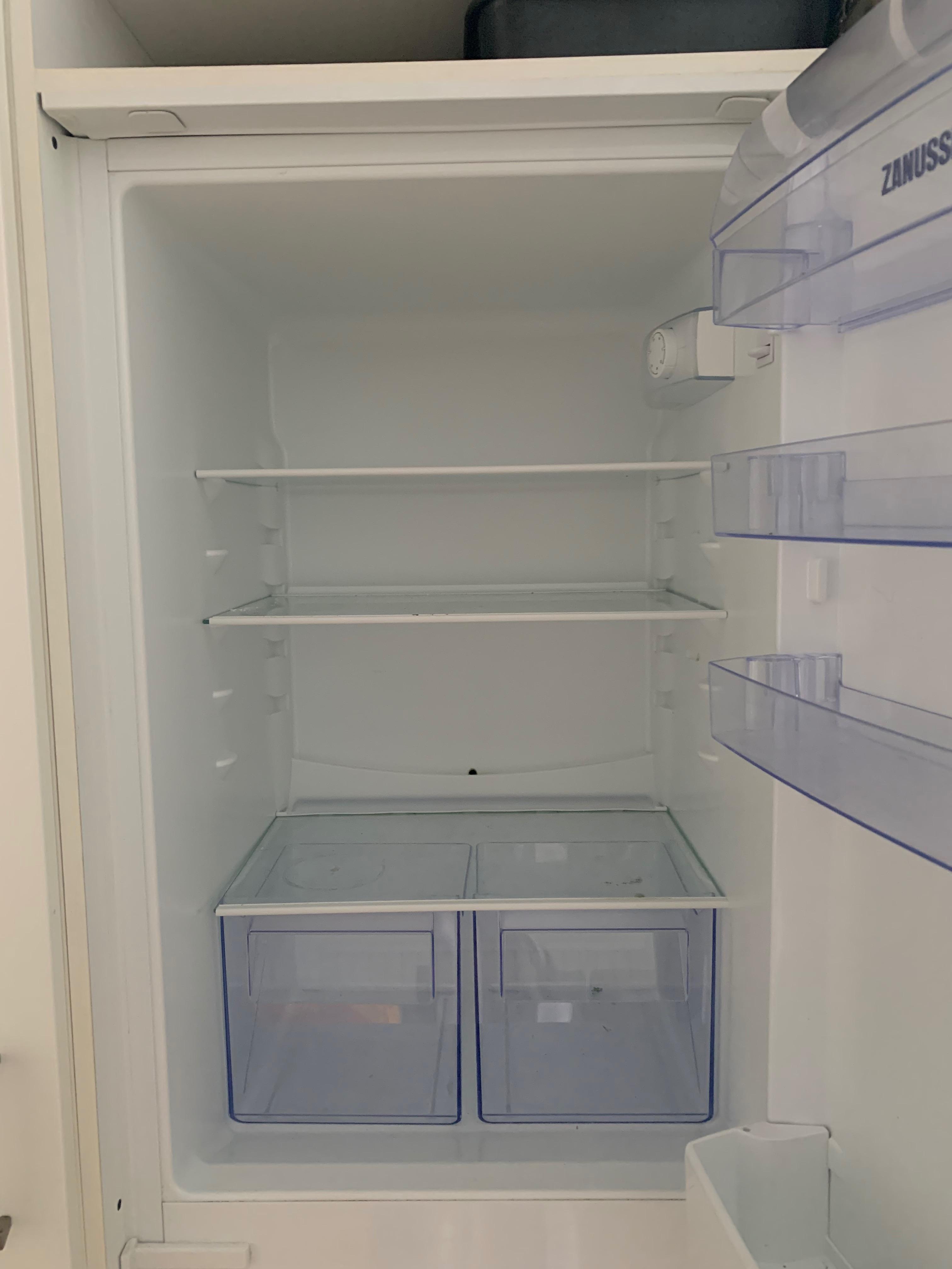 Intergrated Zanussi Fridge Freezer. OTO in WV1 Wolverhampton for £80.00