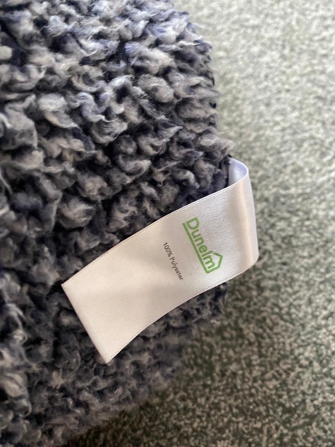 Extra large teddy bear Dunelm throw in B32 Birmingham für 5,00 £ zum Verkauf Shpock DE