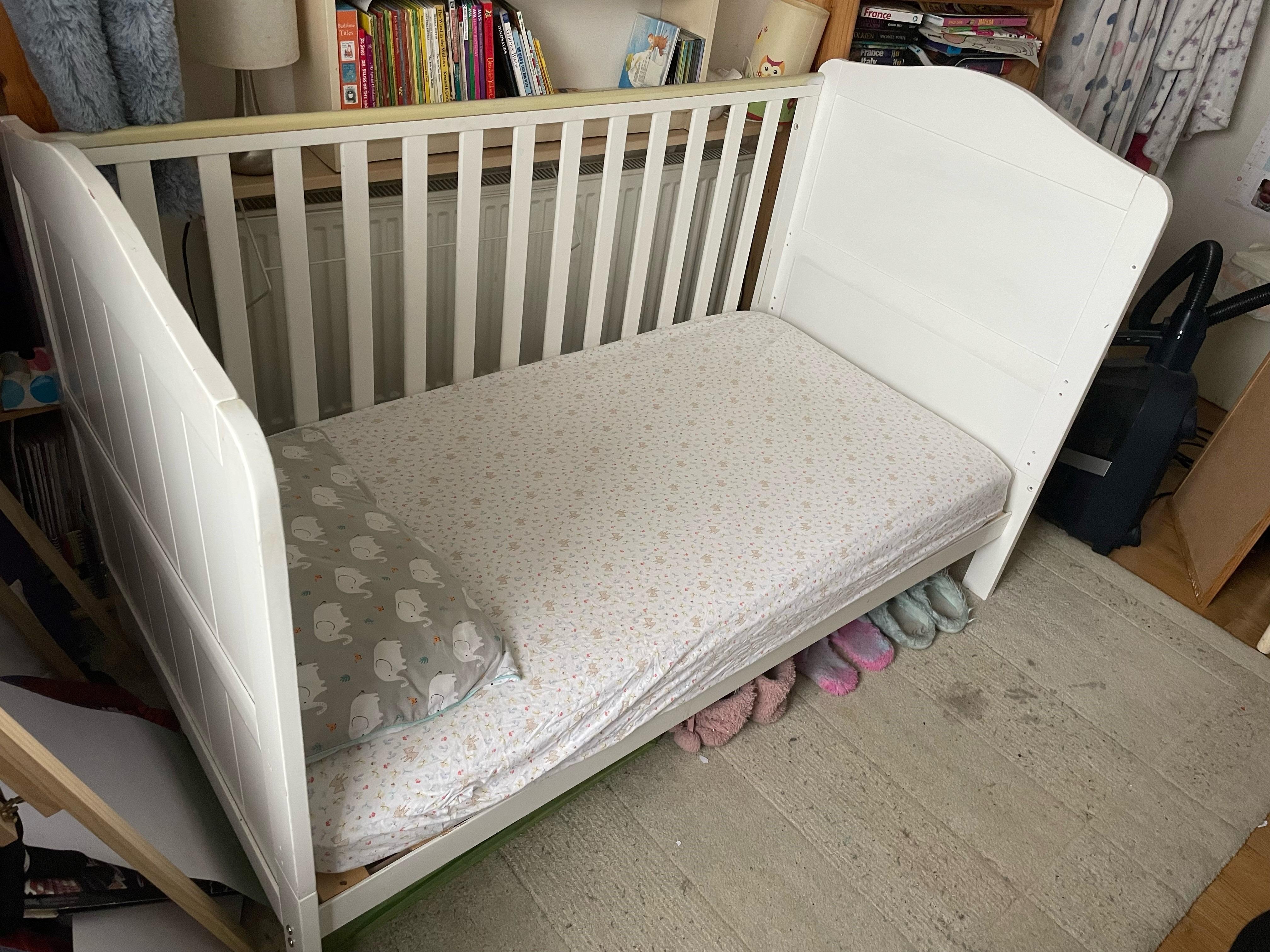cot bed in B14 Birmingham for £20.00 for sale Shpock
