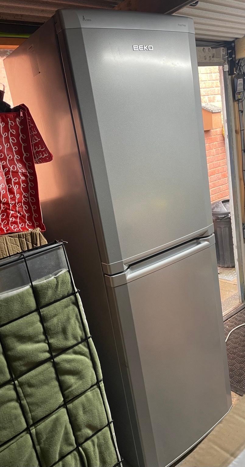 BEKO FROST FREE FRIDGE FREEZER in B34 Birmingham für 100,00 £ zum