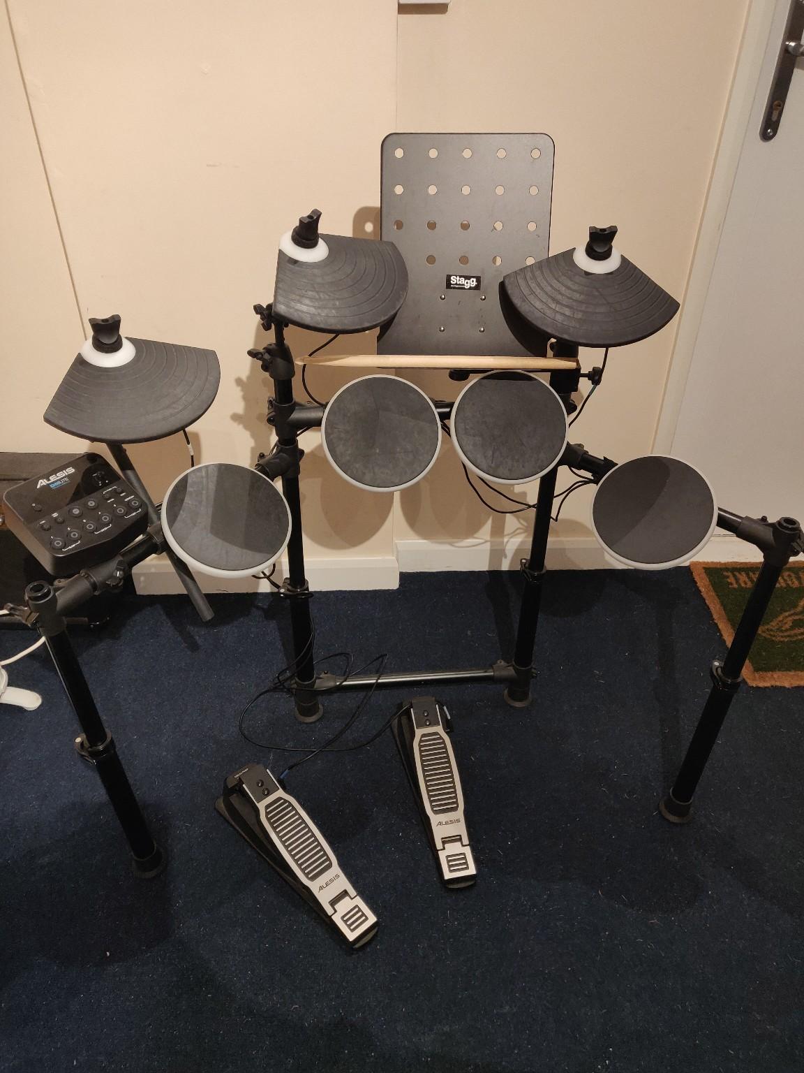 Electronic Drum Kit great first kit in S6 Sheffield für £ 100,00 zum