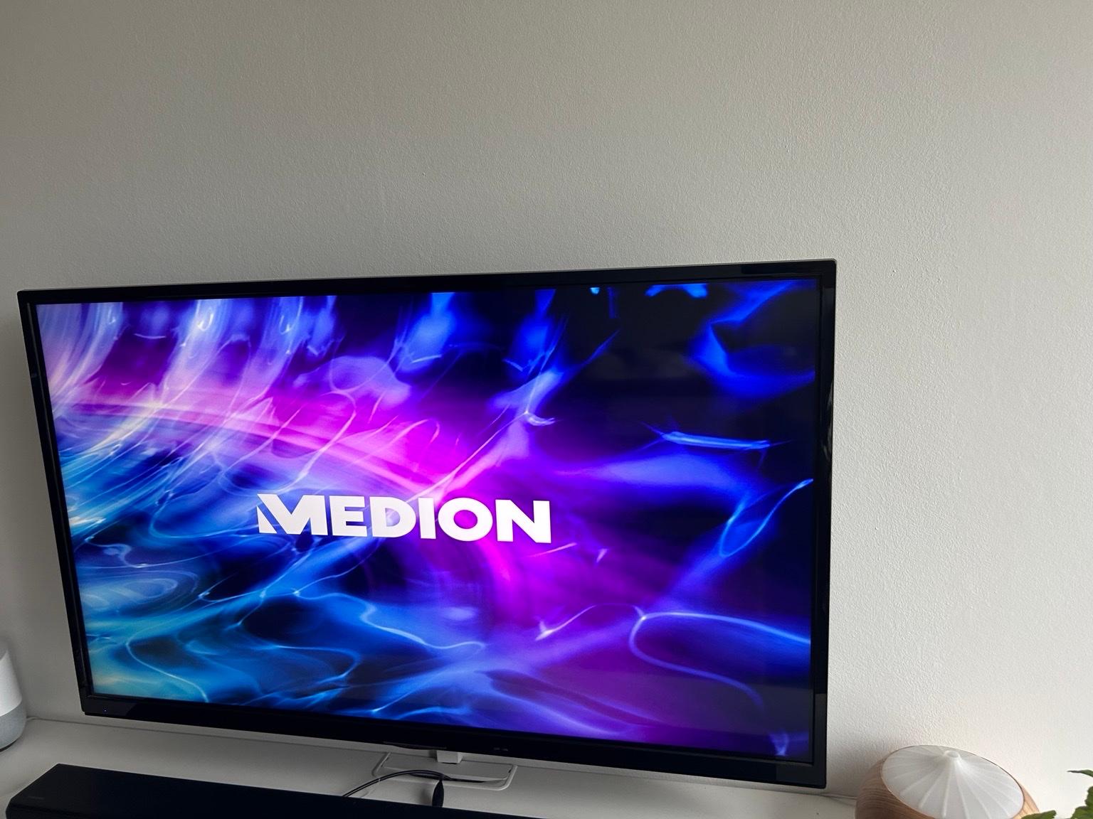 Medion Fernseher 40 Zoll inkl. Wandhalterung in 52393 Hürtgenwald für