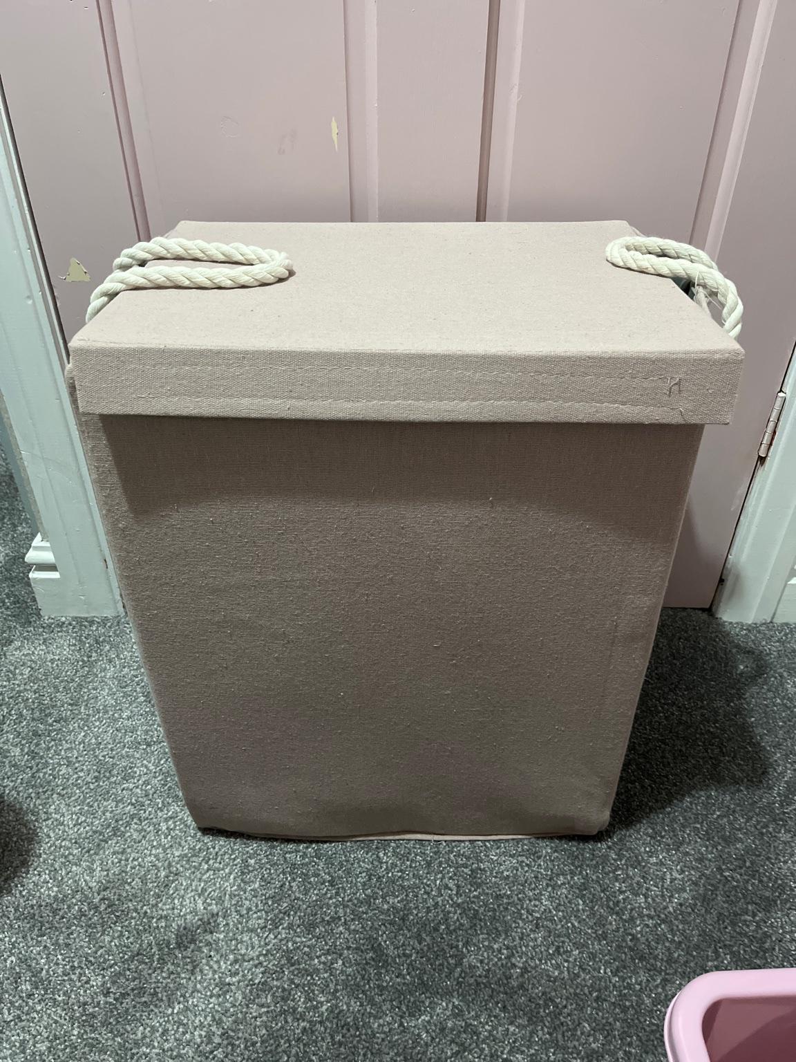 Blush pink storage box with rope handles in S60 Rotherham für 6,00