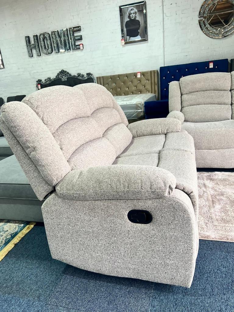 3+2 SEATER FABRIC RECLINER SOFA FOR SALE in DY8 Stourbridge für 849,00 £ zum Verkauf Shpock DE