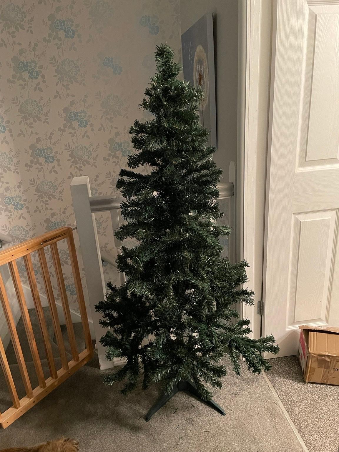 Christmas tree in DY4 Sandwell für 5,00 £ zum Verkauf Shpock DE