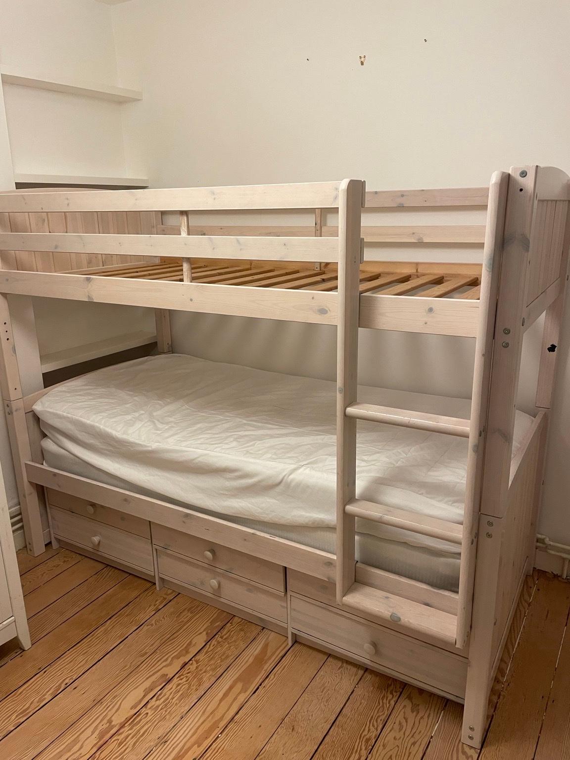 Bunk beds with two mattresses and toppers in SW17 London für 40,00