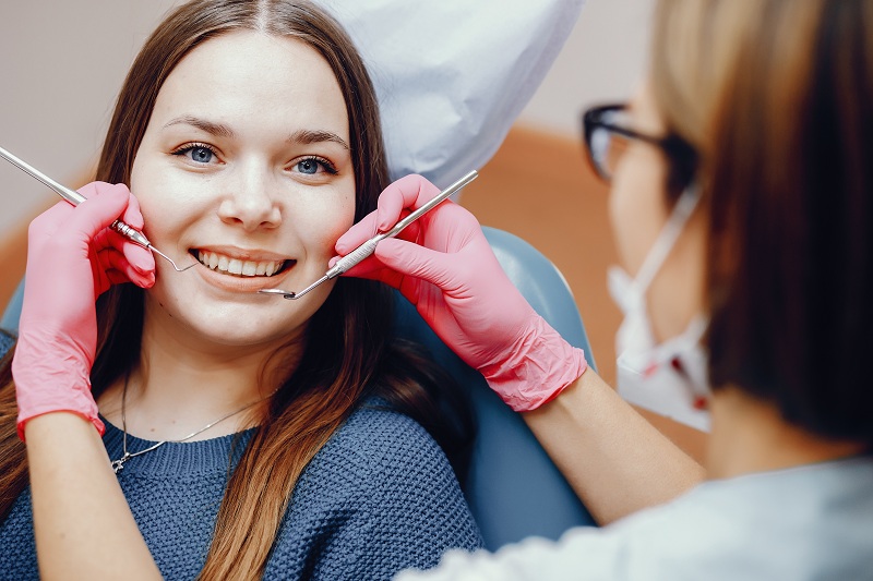 Considerable Benefits of Getting a Tooth Filling m2dental +16043304066