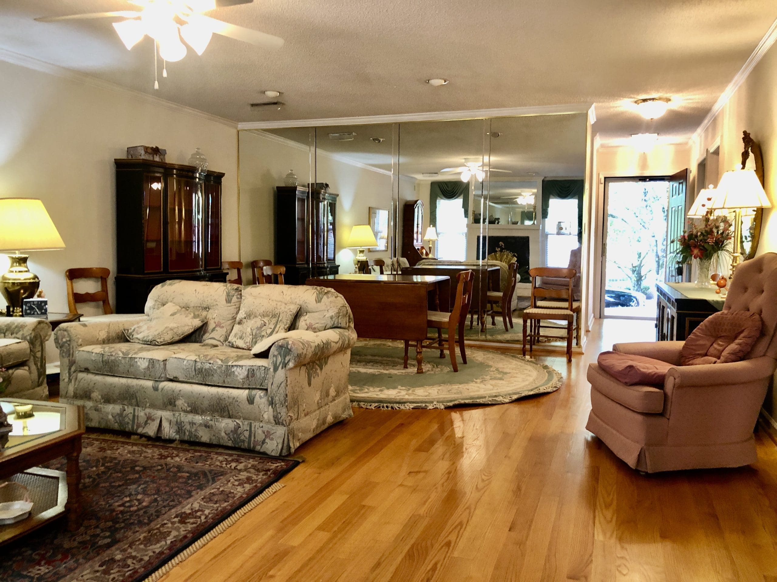 SOLD 275,000 5019 Griffins Gate Lane Knoxville, TN 37912 Powell Auction & Realty