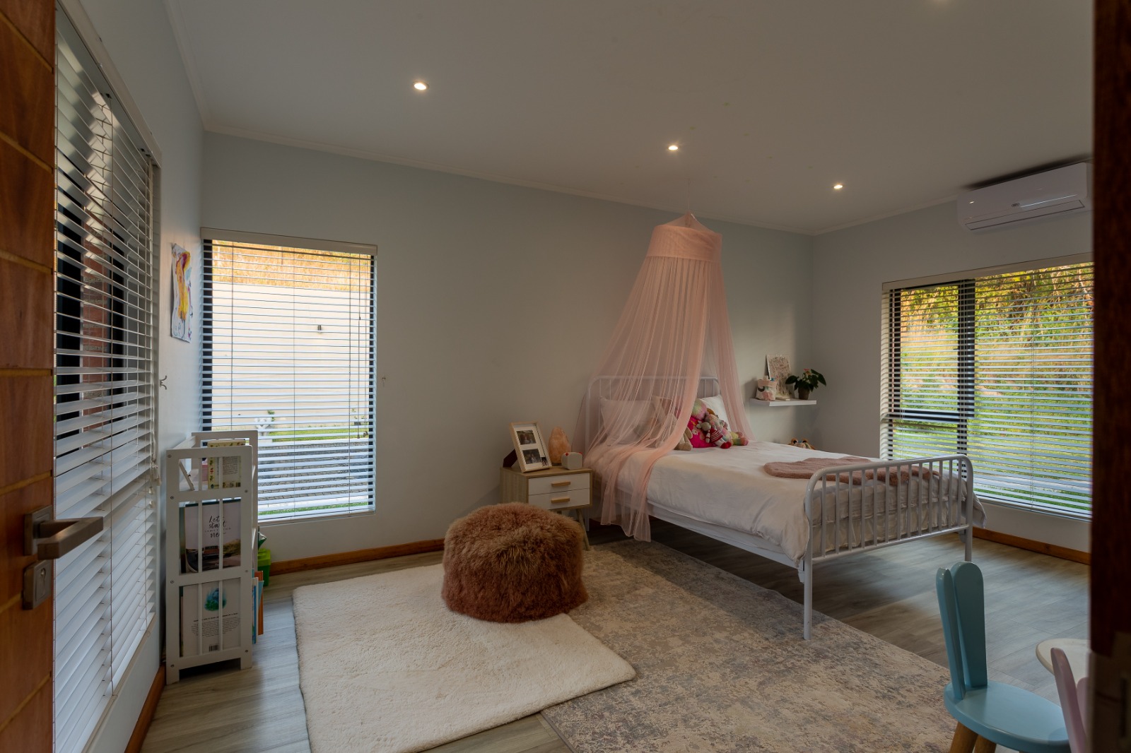 Luxurious living and beautiful views of the Lowveld. Stunning 4bedroom