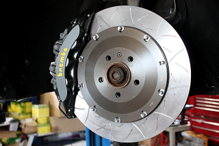 Audi A4/B8 &『KW』&『BBK』！！|MACARS(メイカーズ)