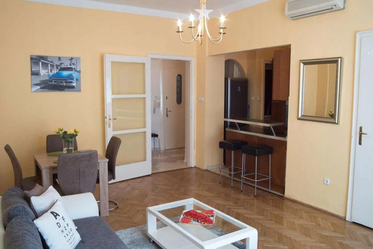 Rebecca Apartment next to Synagogue Budapest Macher Tours