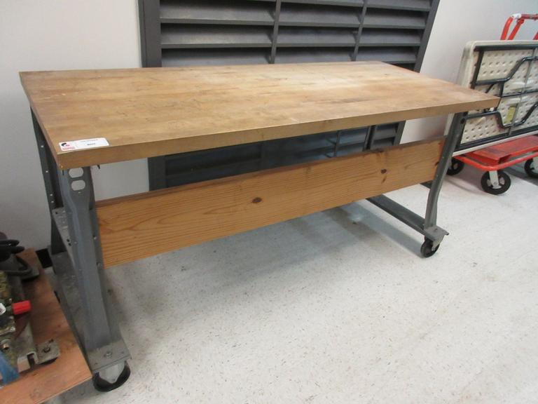 Machines Used Maple Top, Metal Leg Work Bench, Portable On Casters