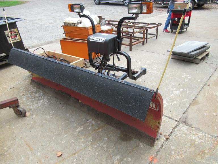 Machines Used Hiniker 8' Snow Plow w Mount for 2009 Dodge Ram 2500