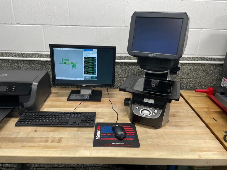 Keyence Model IM7501 Image Dimension Measurement System With 7020 Head