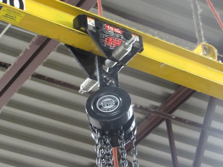 Machines Used Ironton 1/2Ton Manual Chain Hoist with Trolly and 15