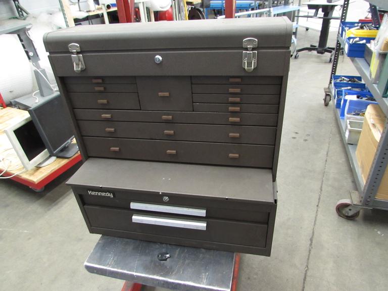 Machines Used Kennedy 11Drawer Tool Chest with 2Drawer Riser