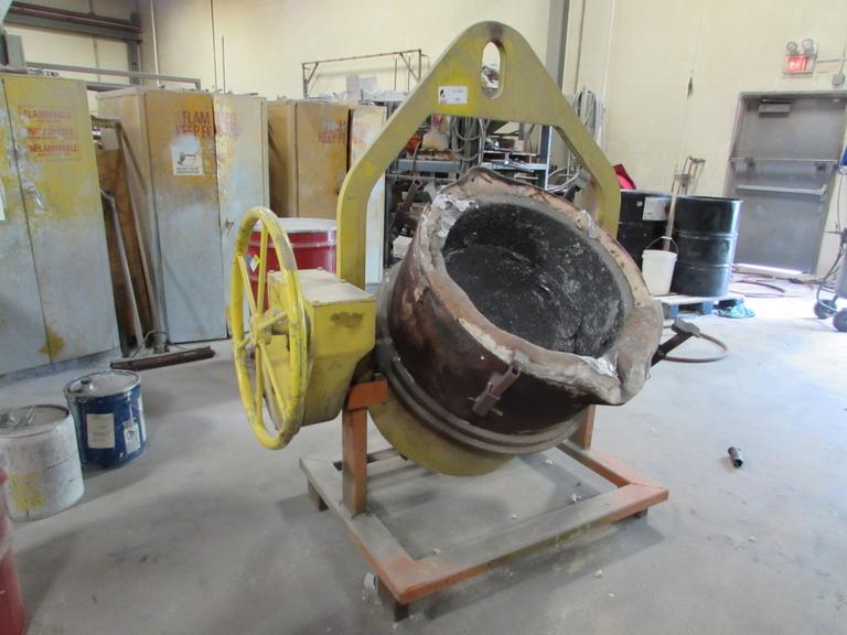 Machines Used Bull Ladle with Manual Tilt and Stand, 24" x 28