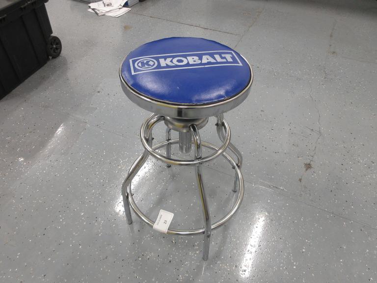 Machines Used Kobalt Adjustable Shop Stool w Cushion Seat