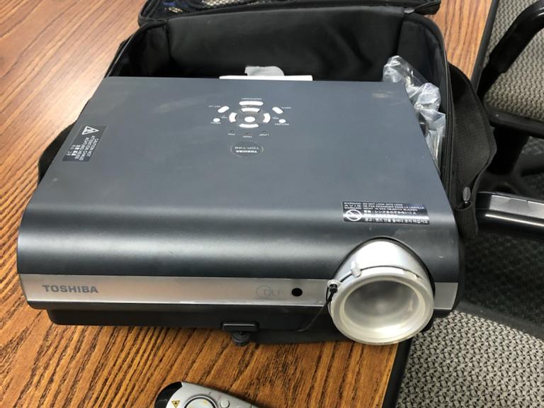 Machines Used Toshiba TDPT45 DLP Projector with Remote and Case
