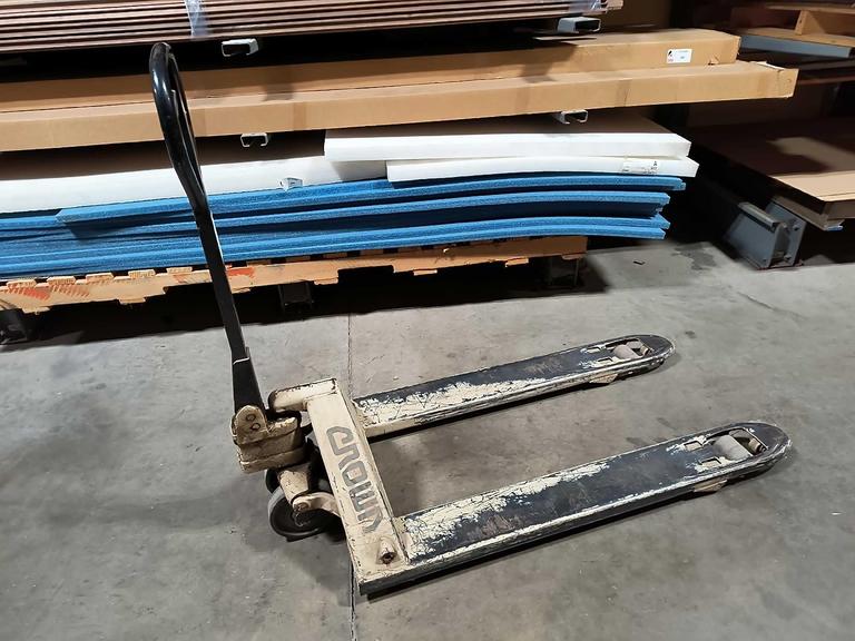 Machines Used Crown Manual Pallet Jack