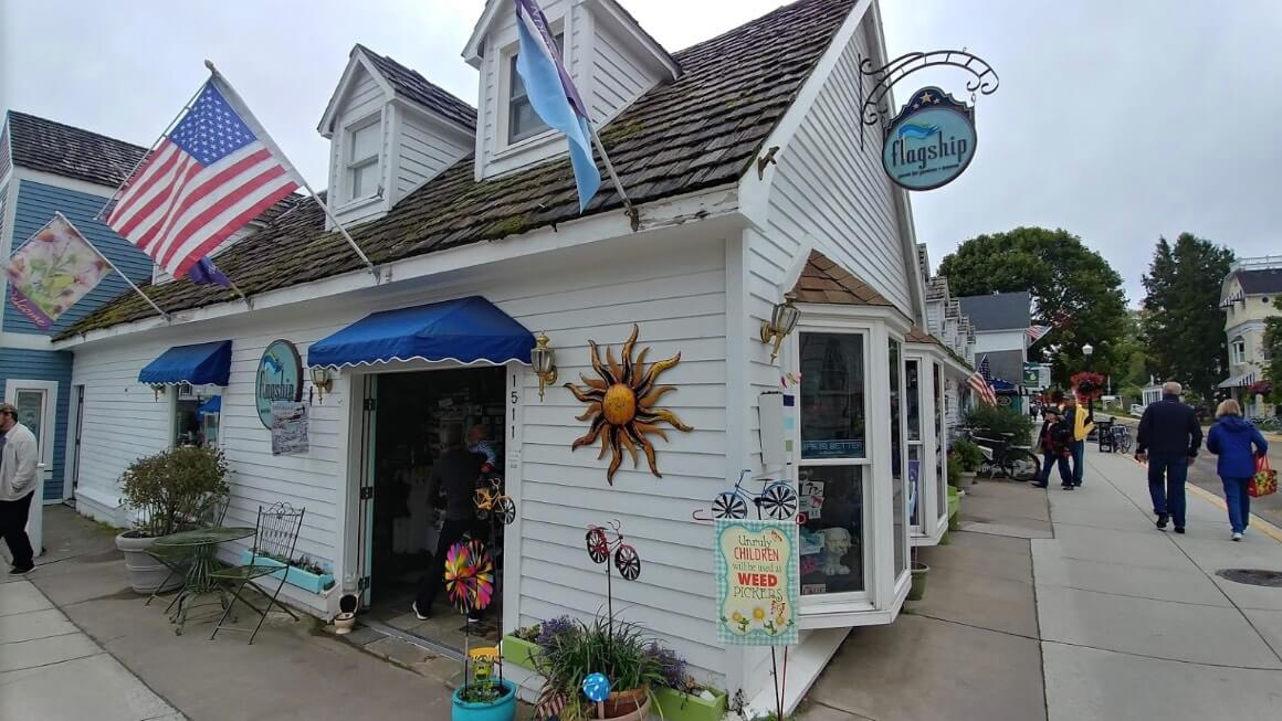Flagship on Mackinac Island ·