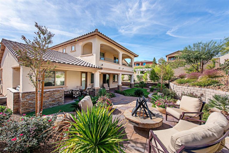 MAC Landscaping Luxury Landscape Design & Putting Greens