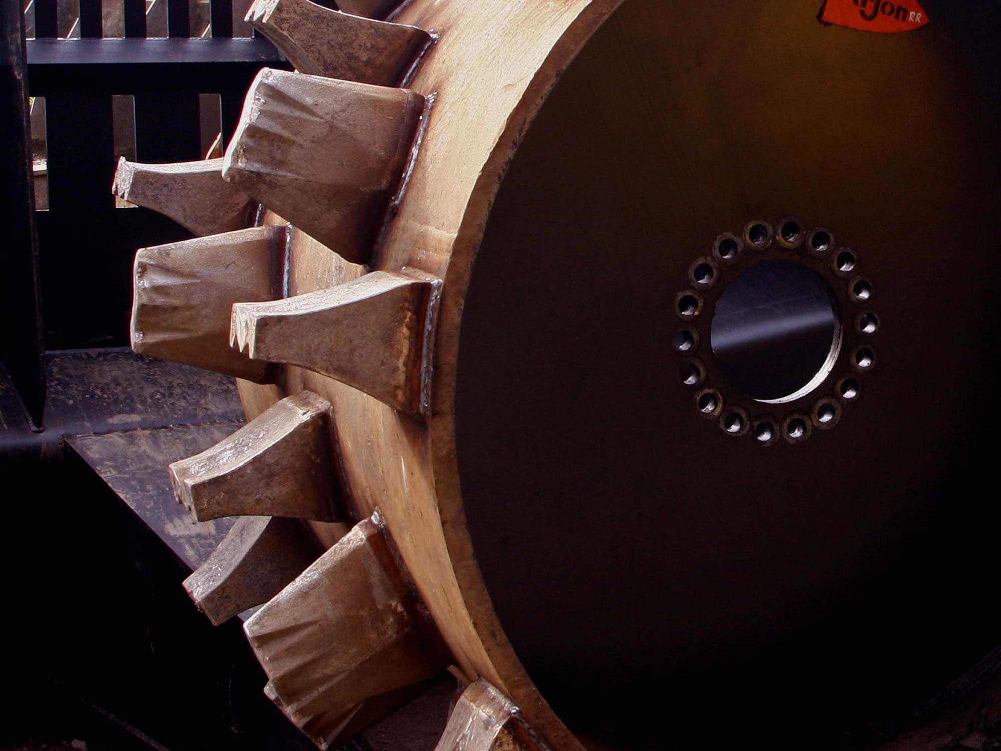 MTrax Diamond Diamond Cleats for Landfill Compaction Macpactor