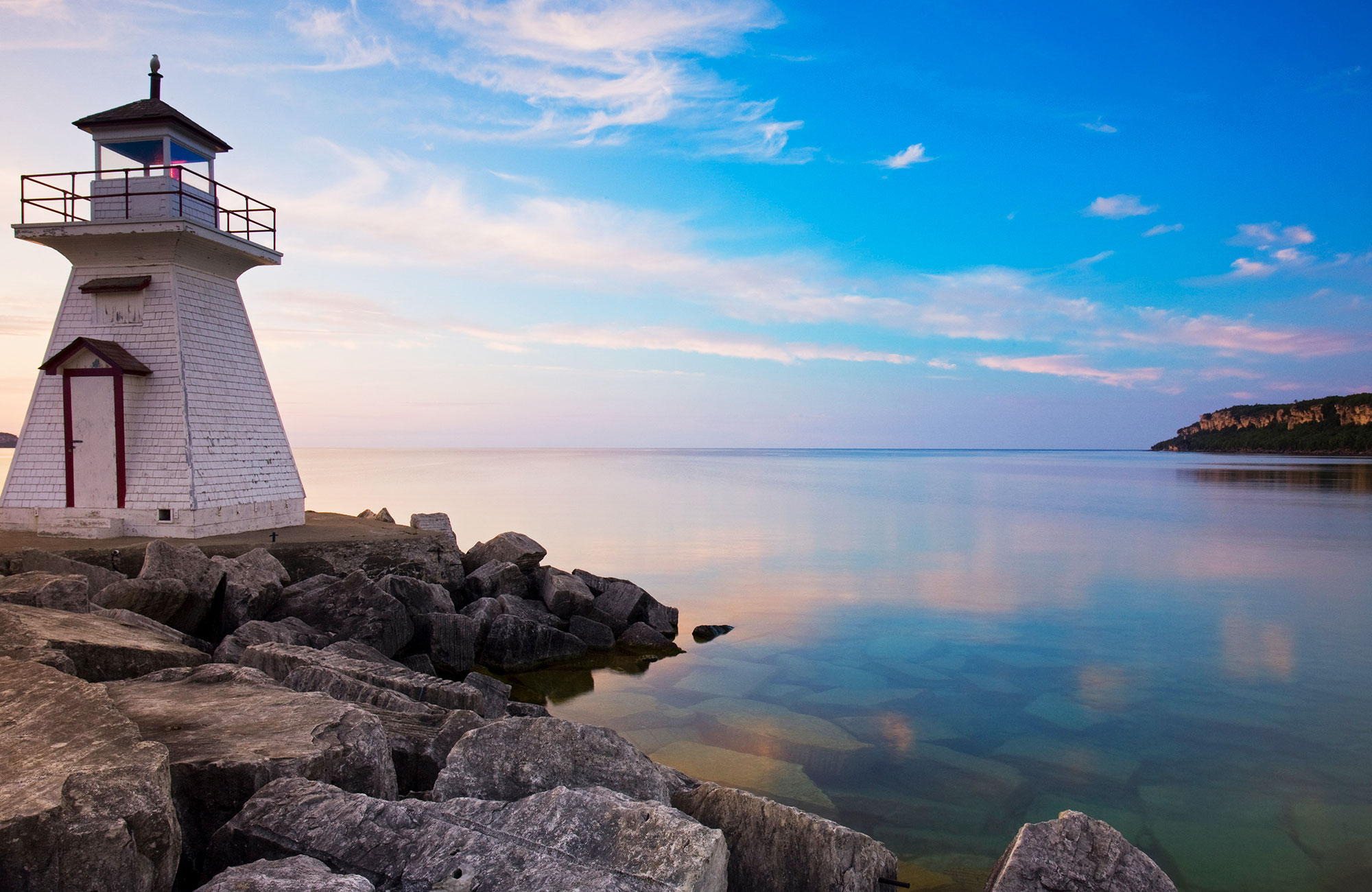 Lighthouse Lions Head Bruce Peninsula Mac's Shacks Waterfront Cottage