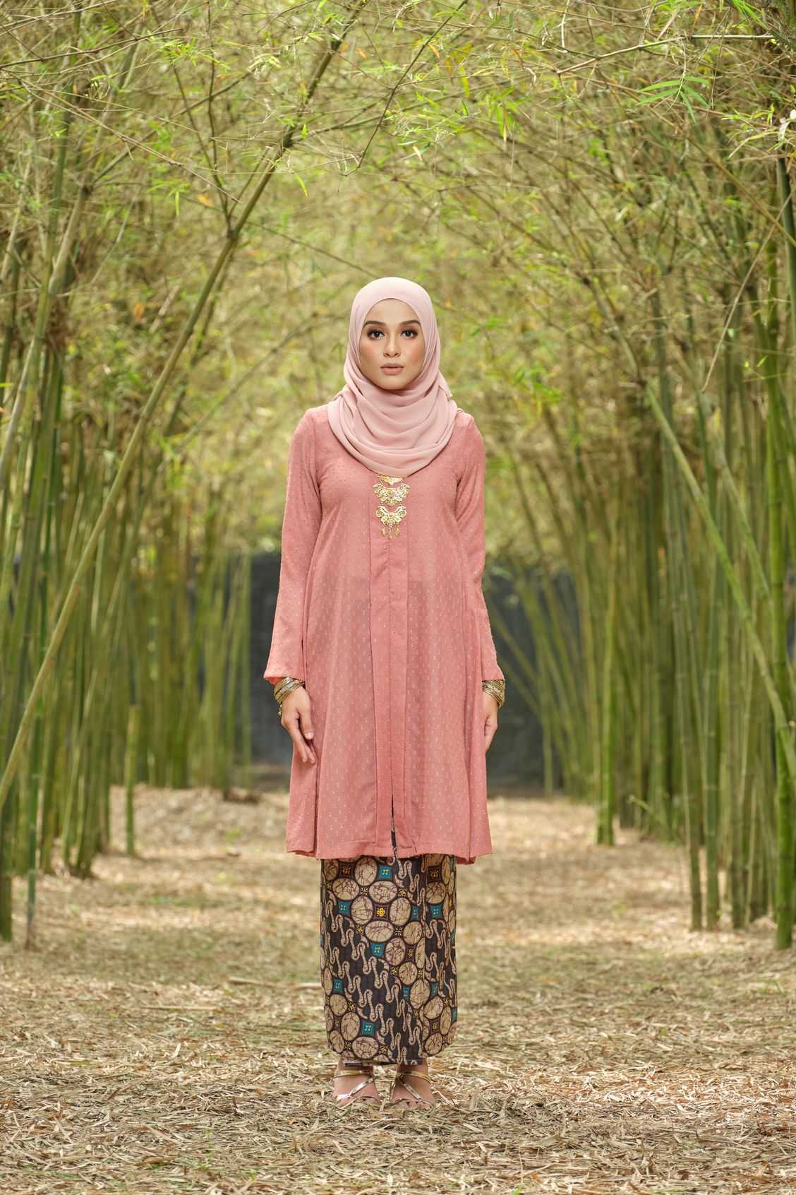 KEBAYA IMAN SERI Madam M