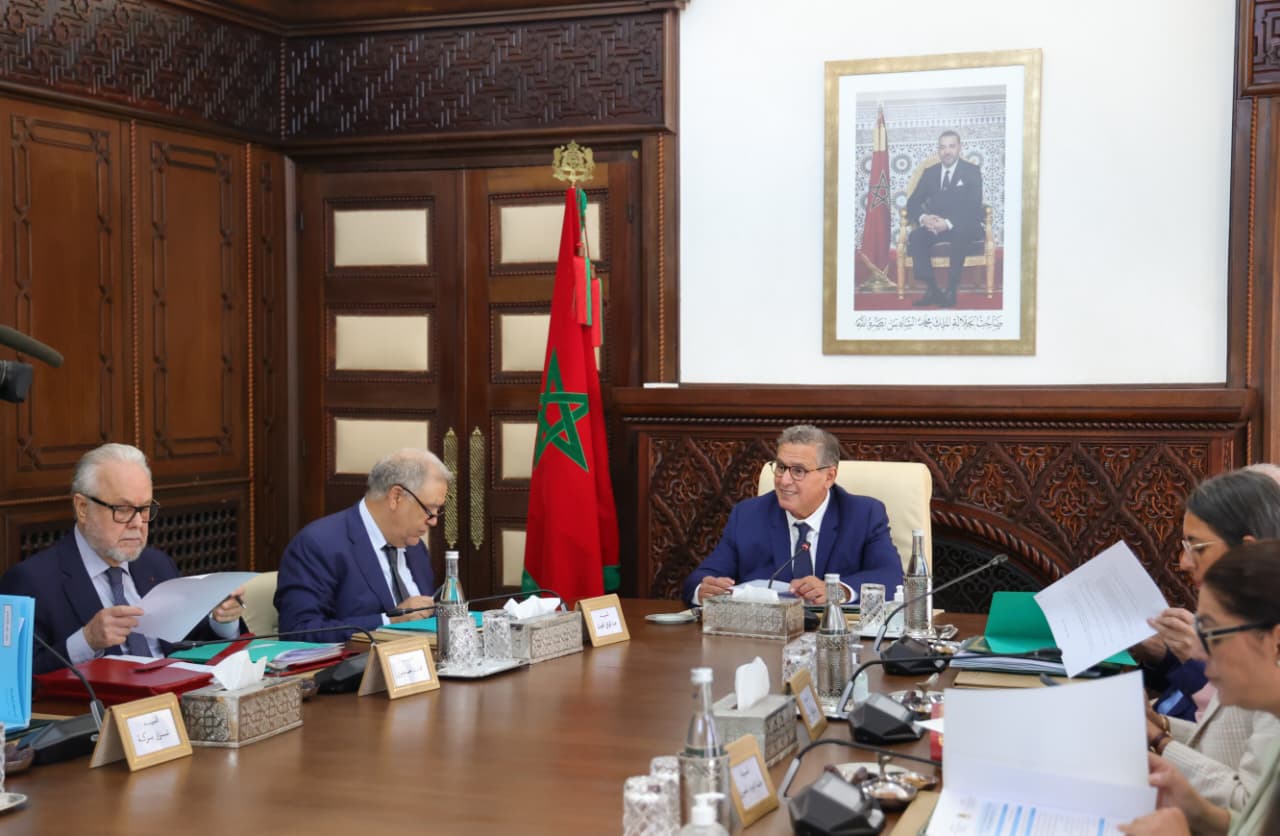الحكومة تتجاوب مع المطالب المجتمعية ومستعدة للحوار والنقاش الحكومة تتجاوب مع المطالب المجتمعية ومستعدة للحوار والنقاش