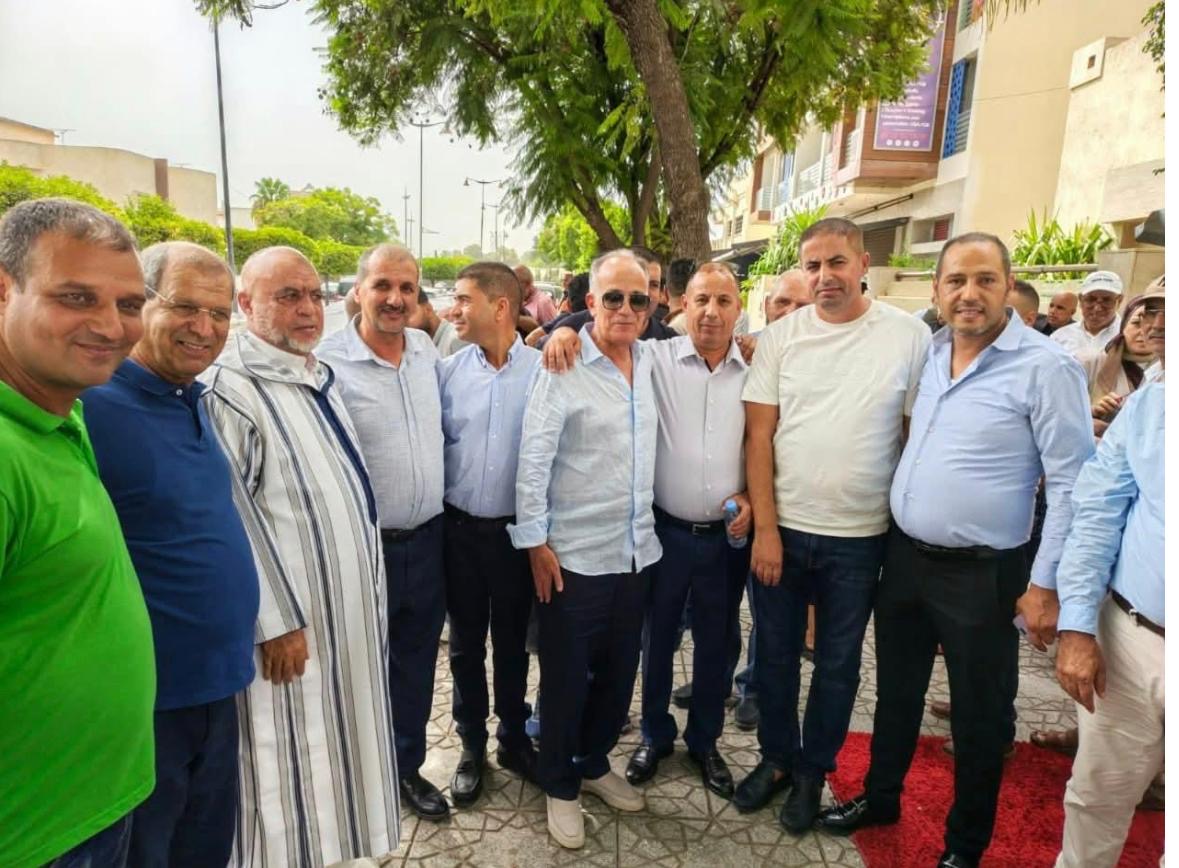 برلماني سابق توبع بتهريب المخدرات يثير الجدل بمرافقة عبو بجولات “البام” برلماني سابق توبع بتهريب المخدرات يثير الجدل بمرافقة عبو بجولات “البام”