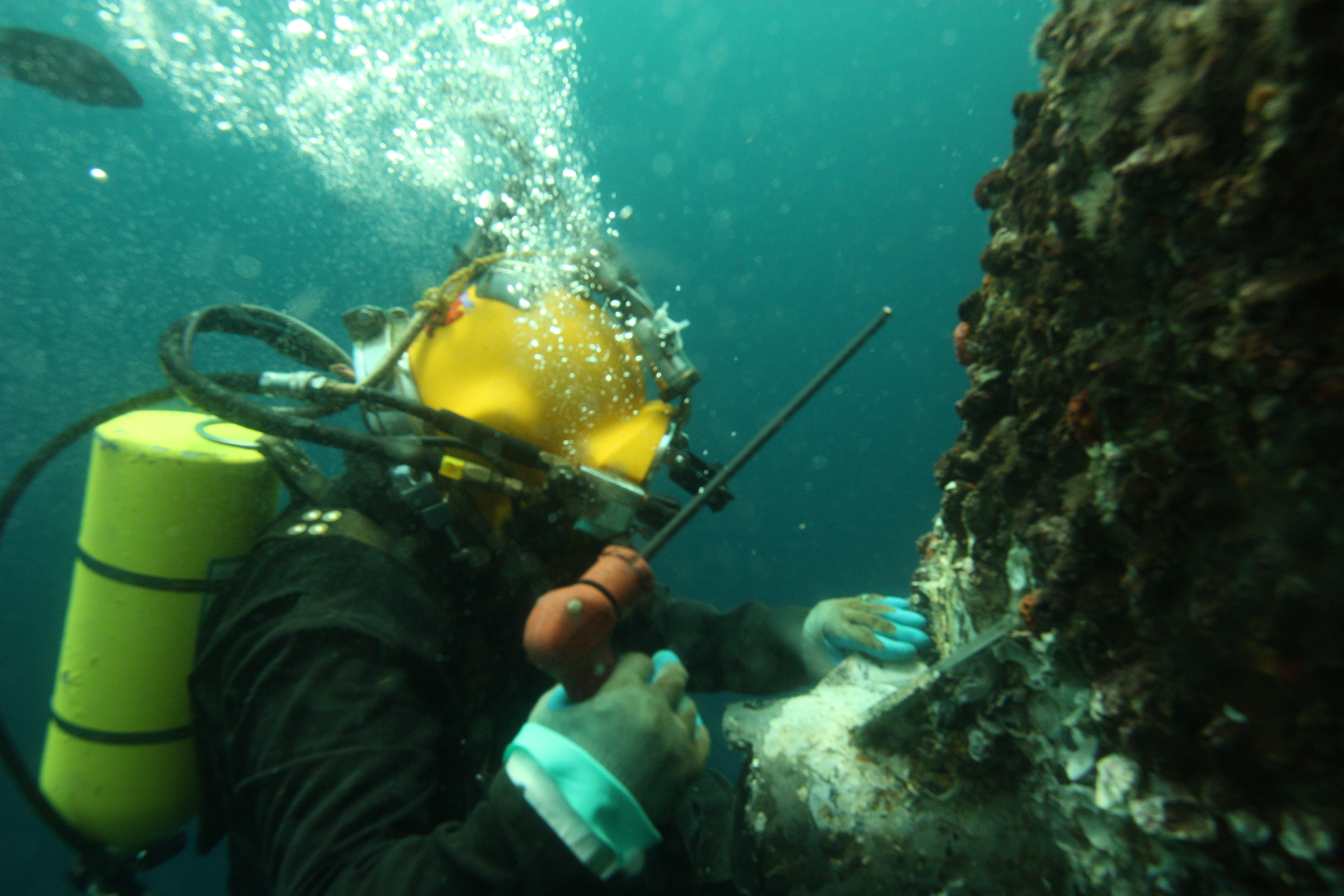 Diving MADCON Corporation