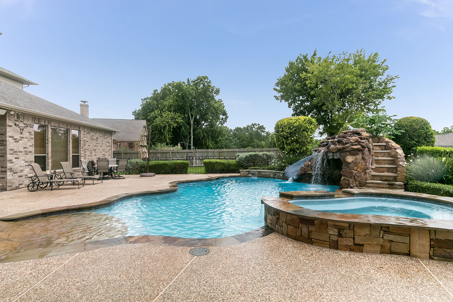 Crescent Spur Residence Maddox Custom Pools & Landscaping