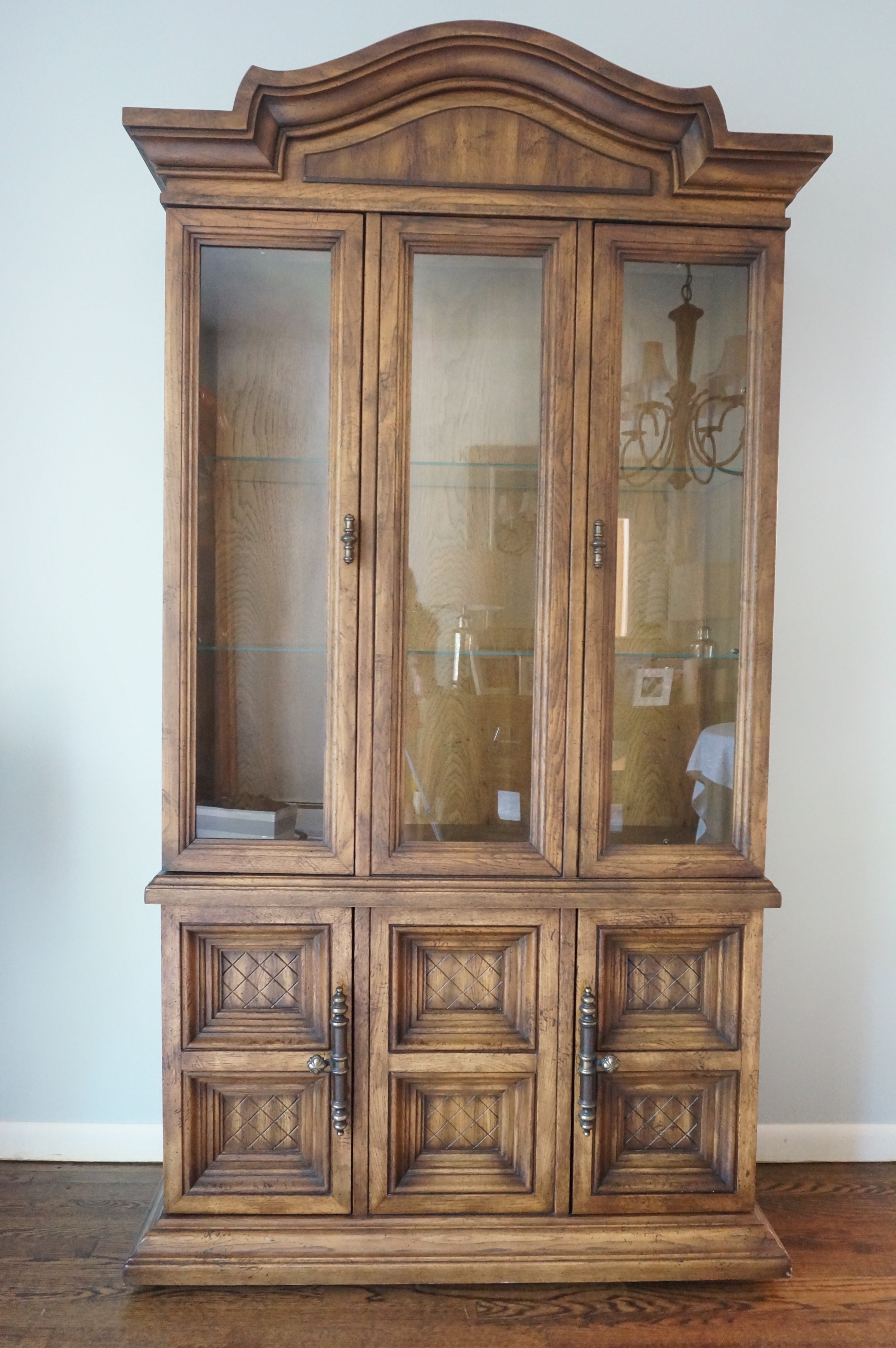 {Chalk Paint} Hutch Makeover