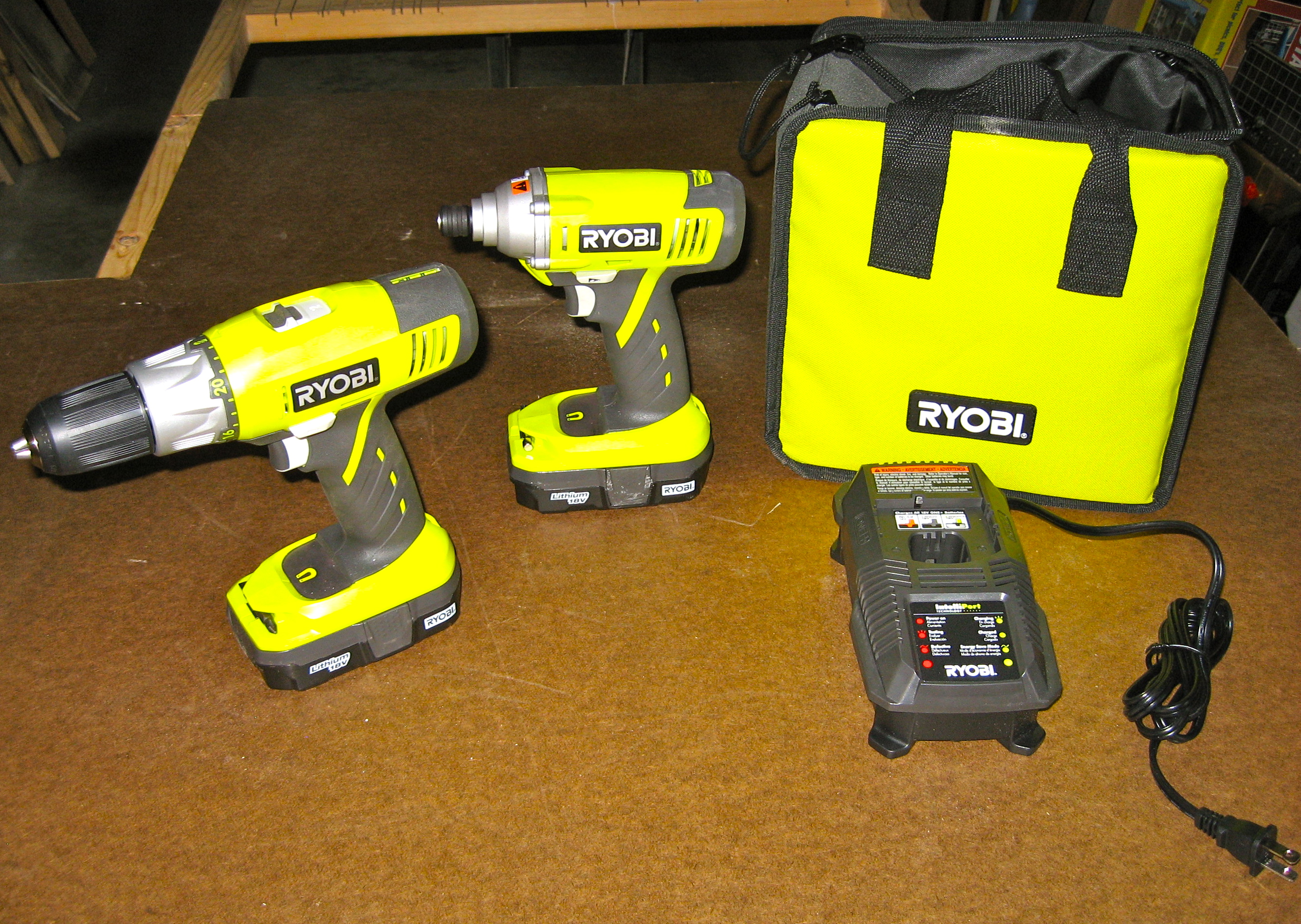 Review Ryobi P882 Drill and Impact Driver Kit Made by Alan